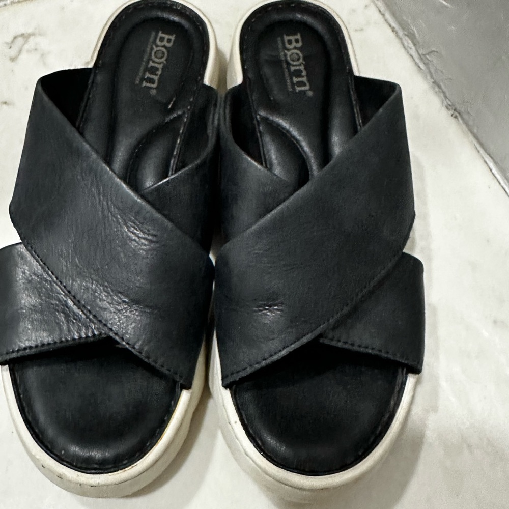 Born Sandals Black Leather Crisscross Comfort Size 8 Womens